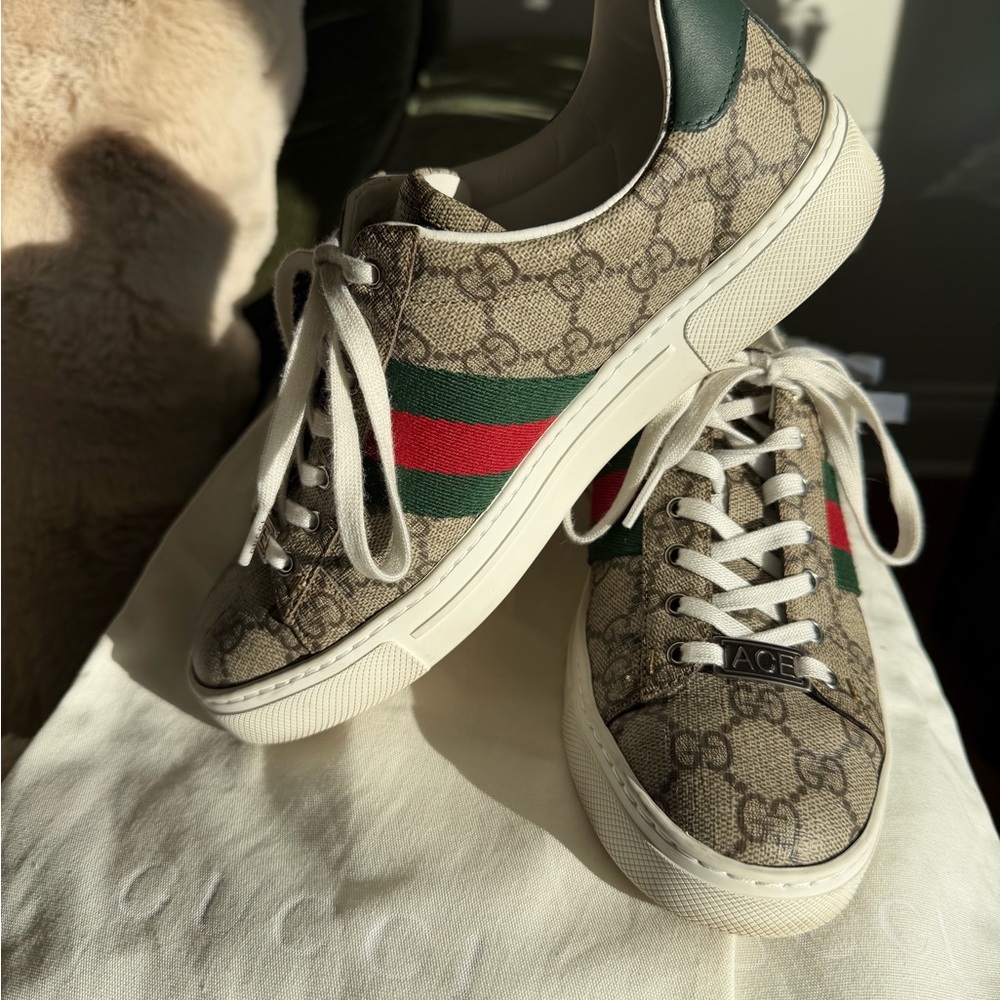 Gucci Beige and Red Monogram Sneakers - Picture 3 of 8